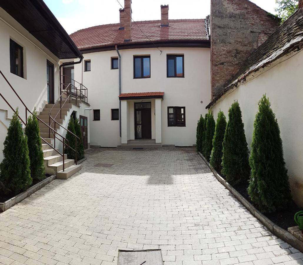 Hotel Lindenhaus Hermannstadt Exterior foto